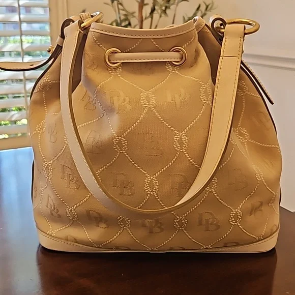 Dooney & Bourke Monogram Signature Drawstring Bucket Shoulder Bag White Leather - Picture 7 of 17